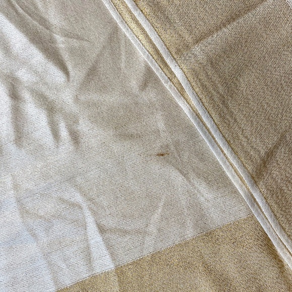 NWT Jaclyn Smith Collection Metallic Trim Lightweight Pashmina Scarf – OSFM - Picture 9 of 9